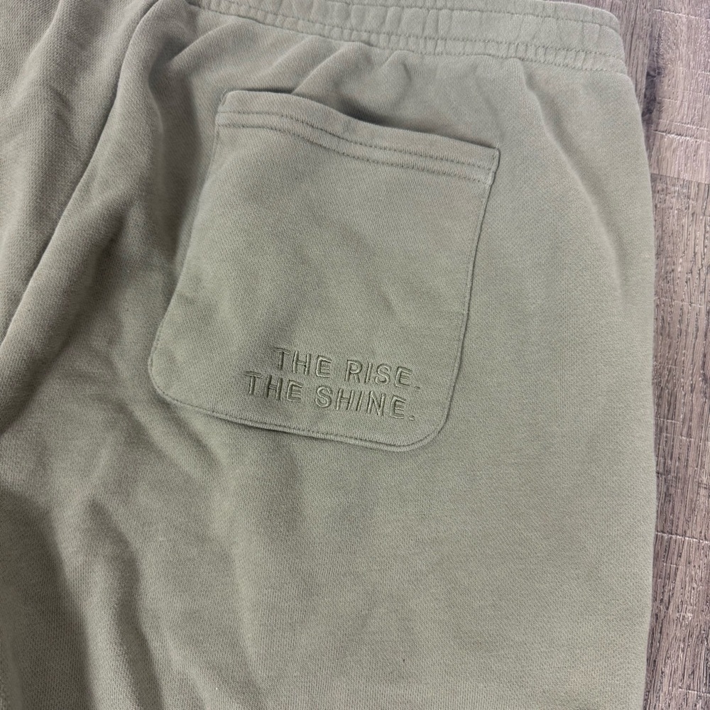 Vuori Sedona Sweatpants Women’s Size XL Green Loungewear Cozy Athleisure Sporty - Picture 11 of 11